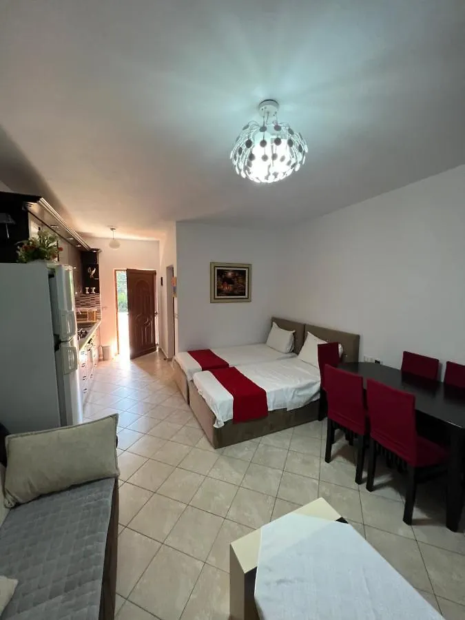 Hotel Gjoci Shëngjin 3*,